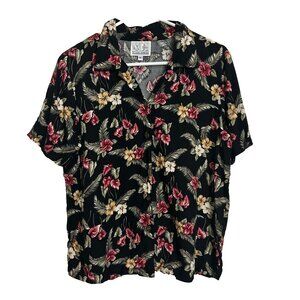 Vintage Young Hawaii Womens Size Medium Hawaiian Shirt Top Blouse Floral Rayon